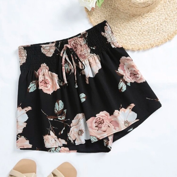 SHEIN Pants - Black Floral High Waist Shorts